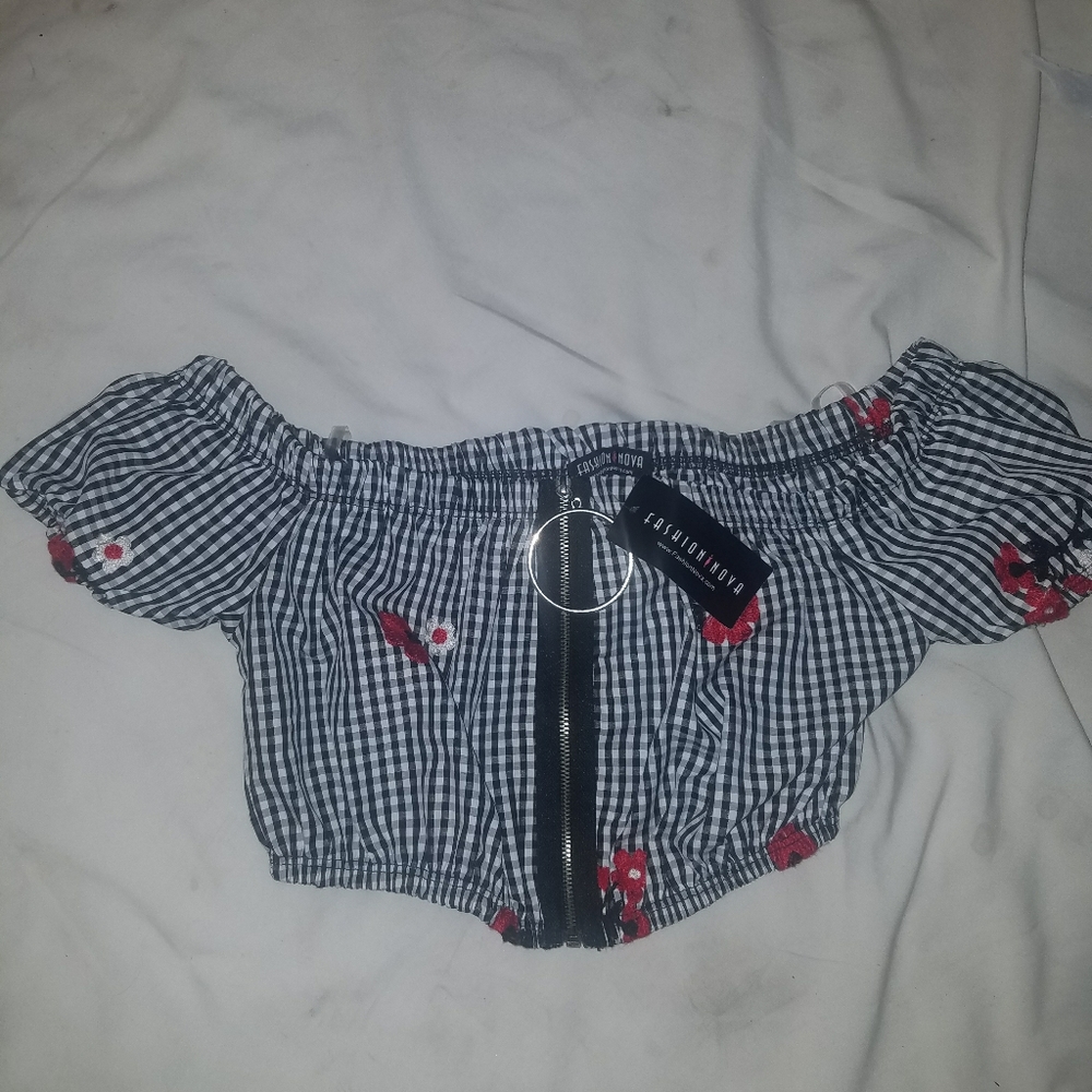 Fashion nova crop top